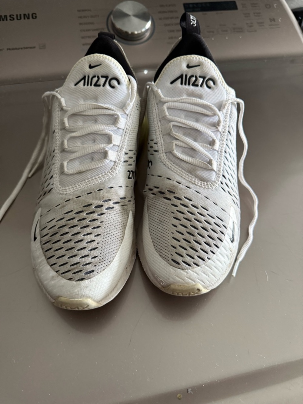 Nike Air270 White and Black Running Shoes sz 8.5